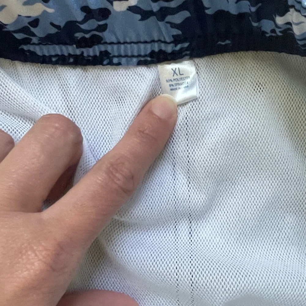 Southern Tide Graffiti Camo Swim Trunk Lined Blue XL